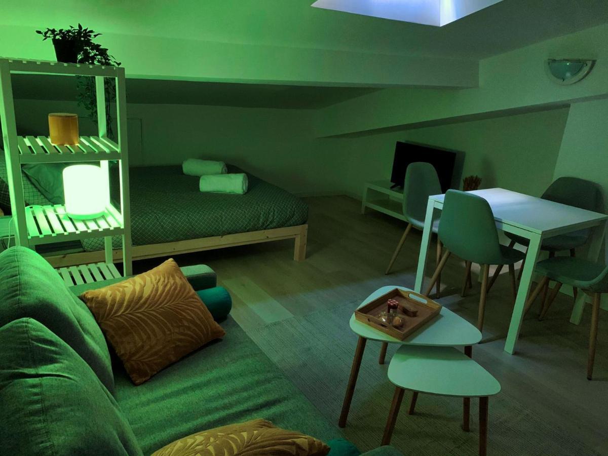 Appartement Studio avec Lumière d'ambiance - Proche Victoire à Bordeaux Extérieur photo