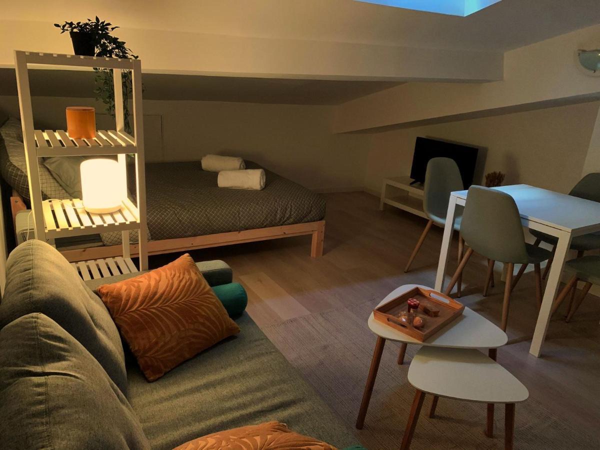 Appartement Studio avec Lumière d'ambiance - Proche Victoire à Bordeaux Extérieur photo